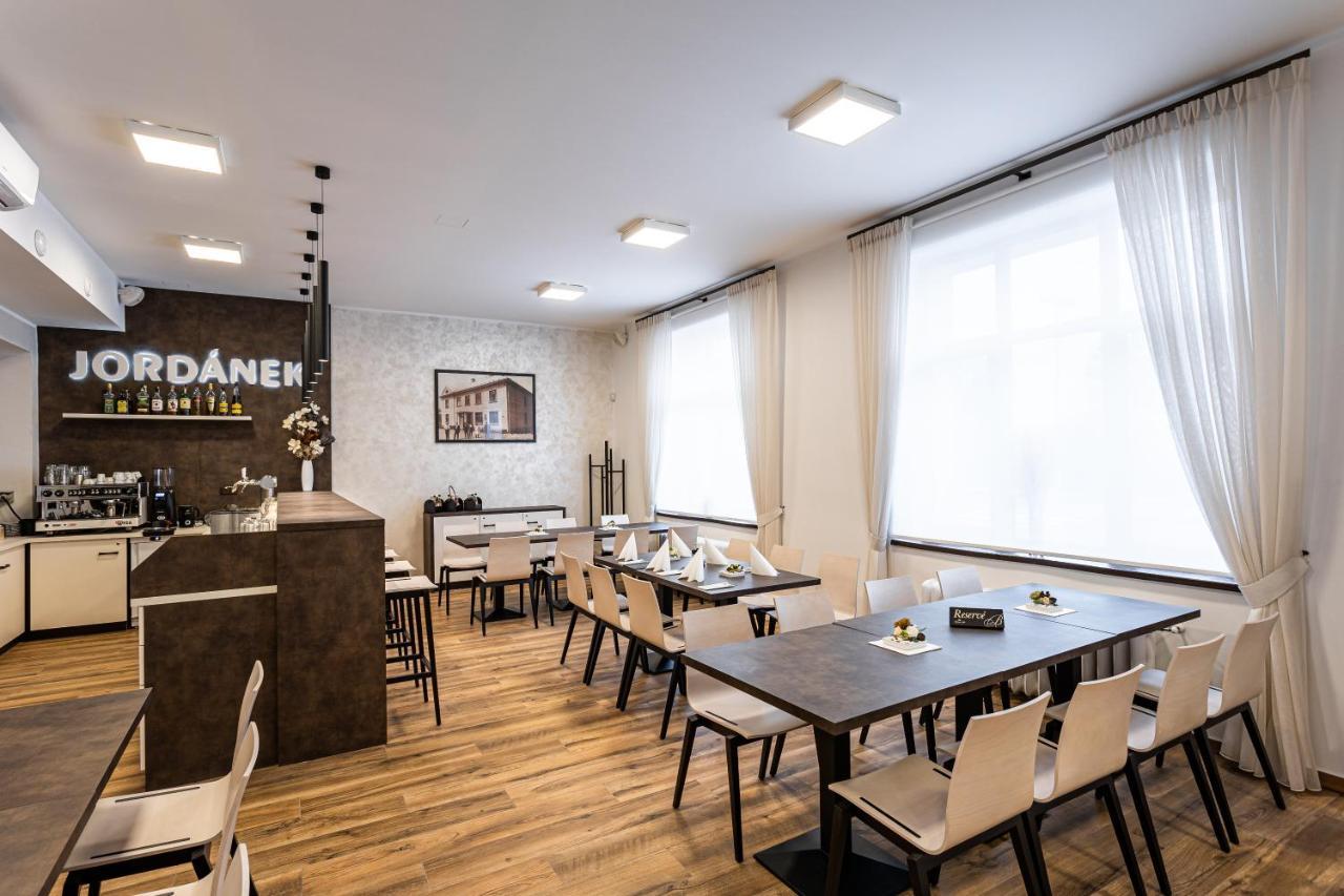 Hotel Jordánek Opočno Kültér fotó