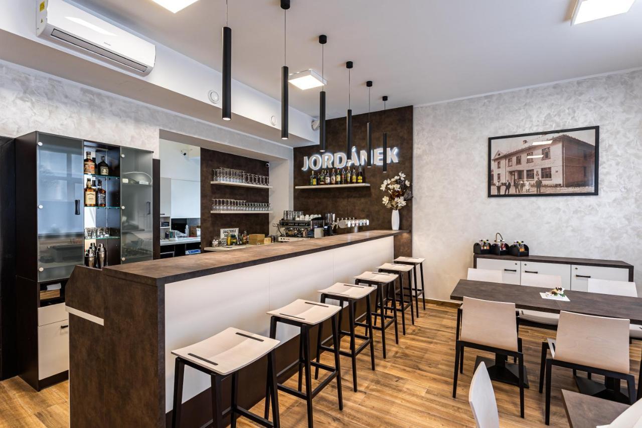 Hotel Jordánek Opočno Kültér fotó