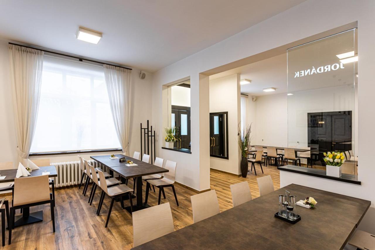 Hotel Jordánek Opočno Kültér fotó