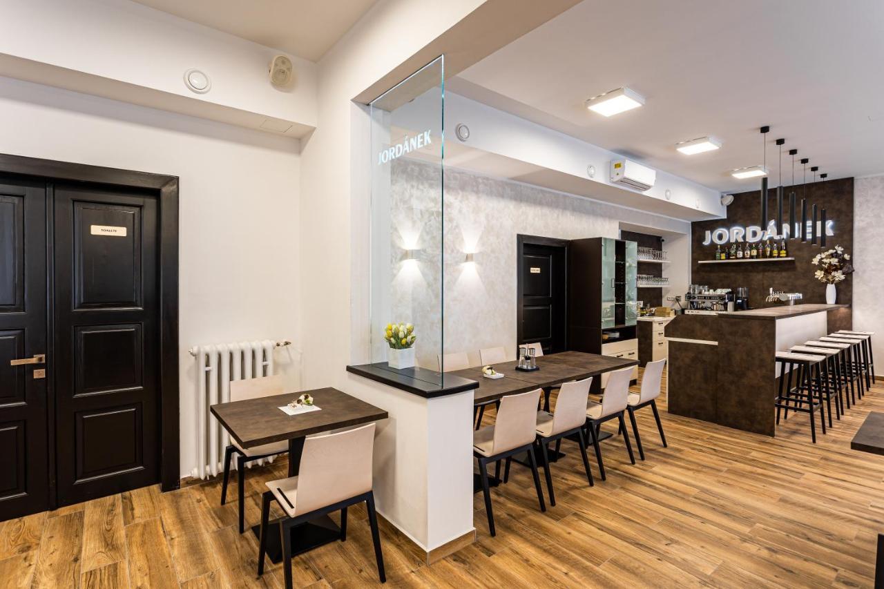 Hotel Jordánek Opočno Kültér fotó