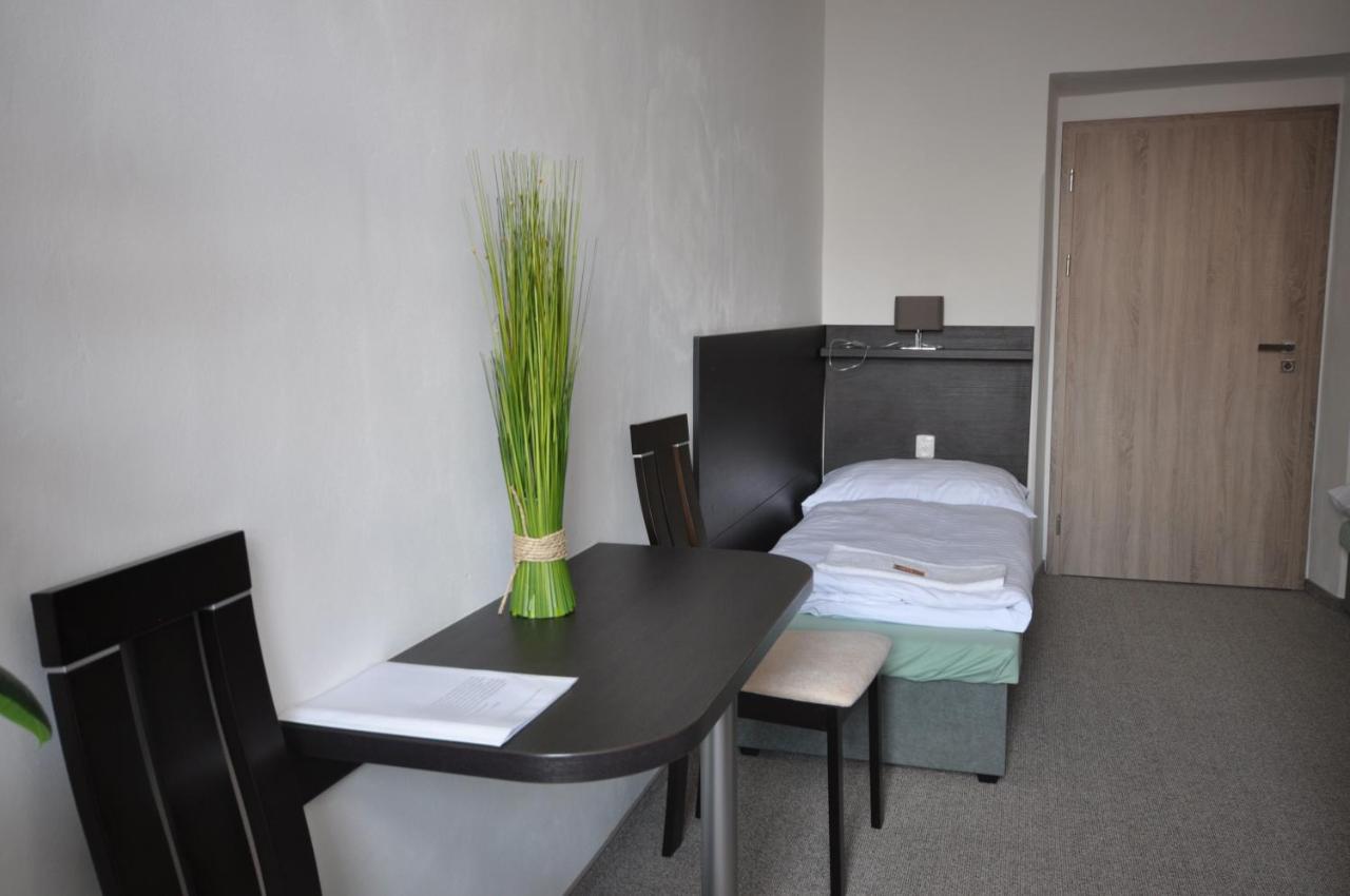 Hotel Jordánek Opočno Kültér fotó