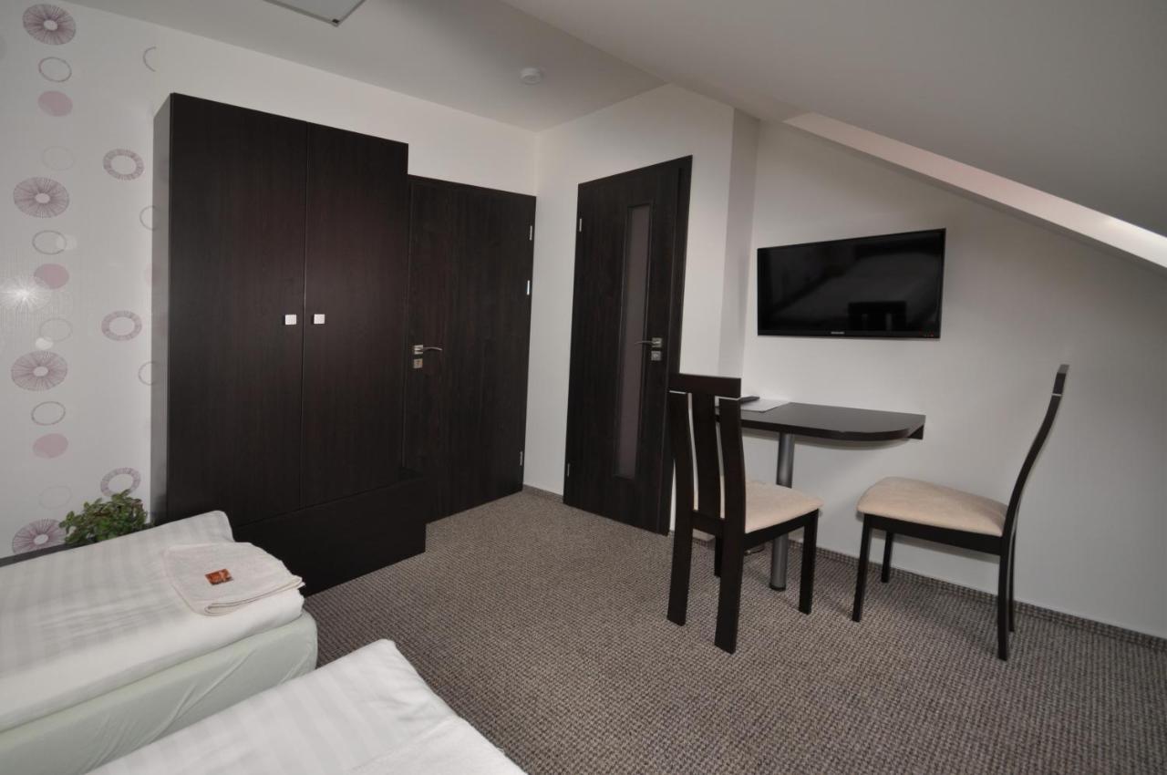 Hotel Jordánek Opočno Kültér fotó