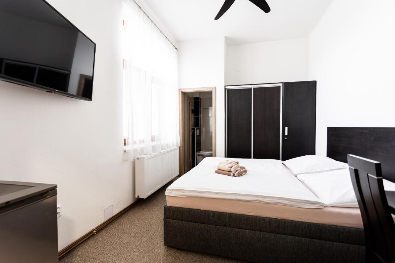 Hotel Jordánek Opočno Kültér fotó