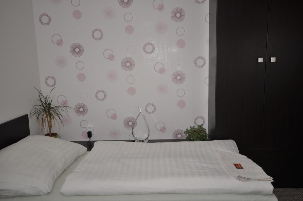 Hotel Jordánek Opočno Kültér fotó