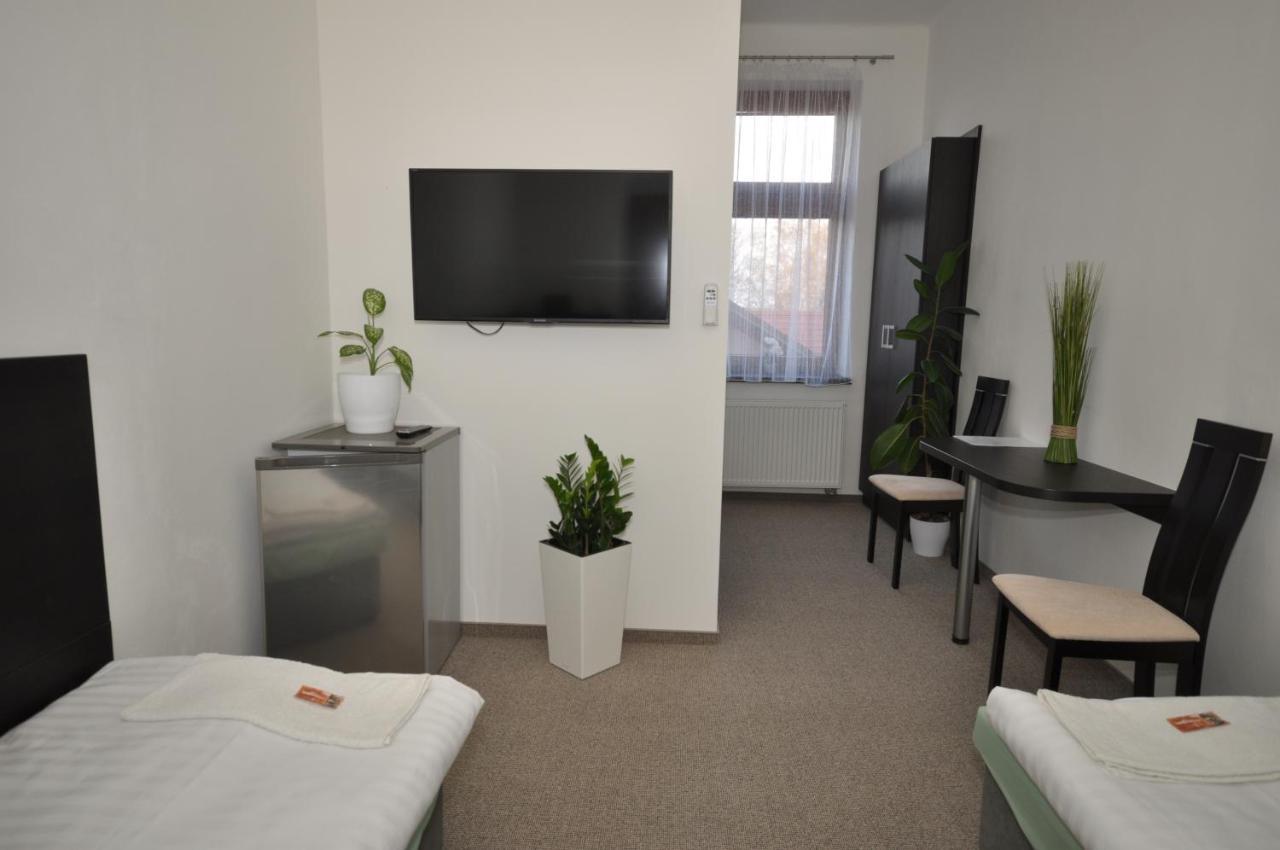 Hotel Jordánek Opočno Kültér fotó