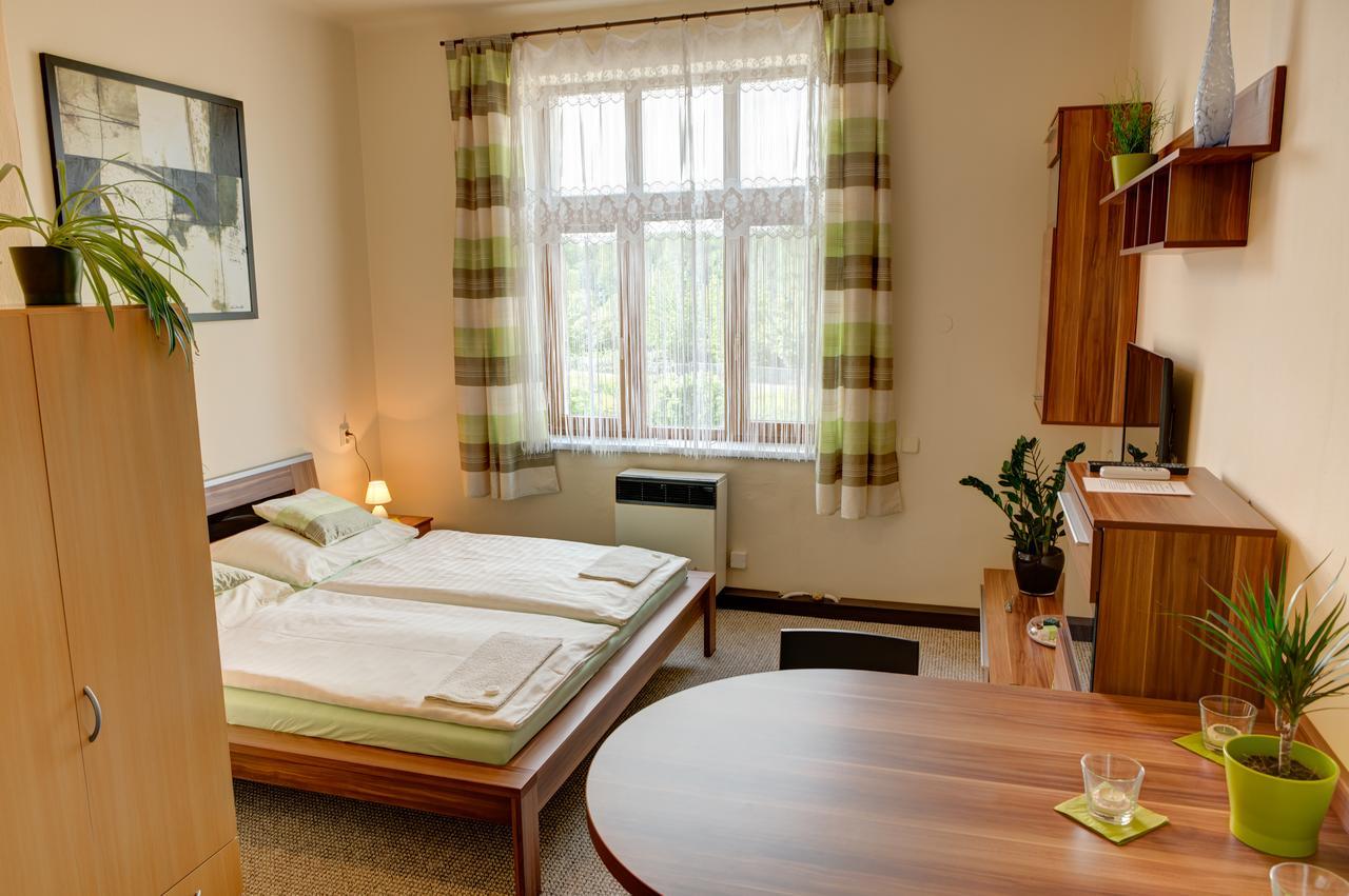 Hotel Jordánek Opočno Kültér fotó