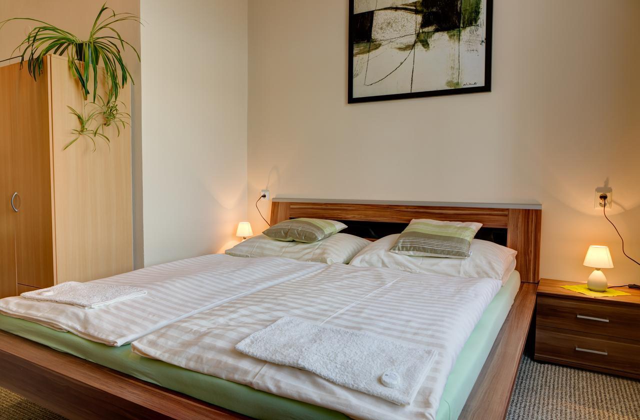 Hotel Jordánek Opočno Kültér fotó