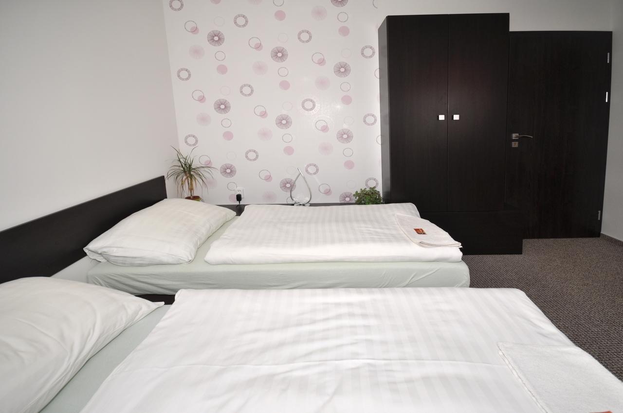 Hotel Jordánek Opočno Kültér fotó