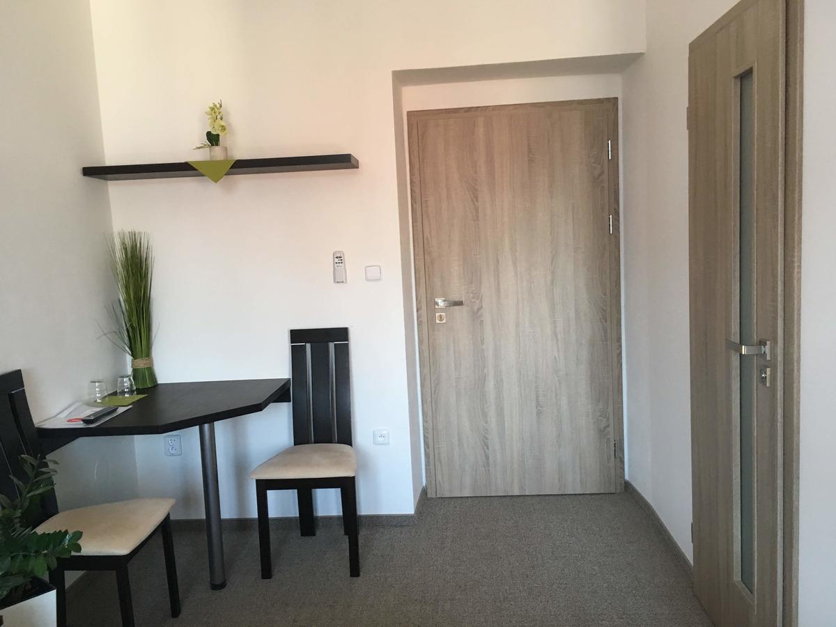 Hotel Jordánek Opočno Kültér fotó