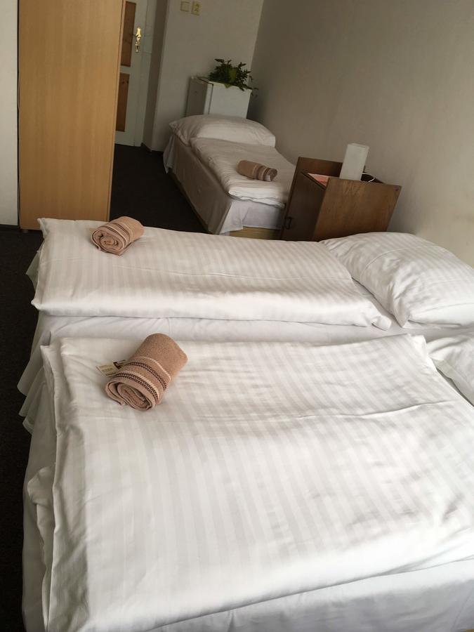 Hotel Jordánek Opočno Kültér fotó